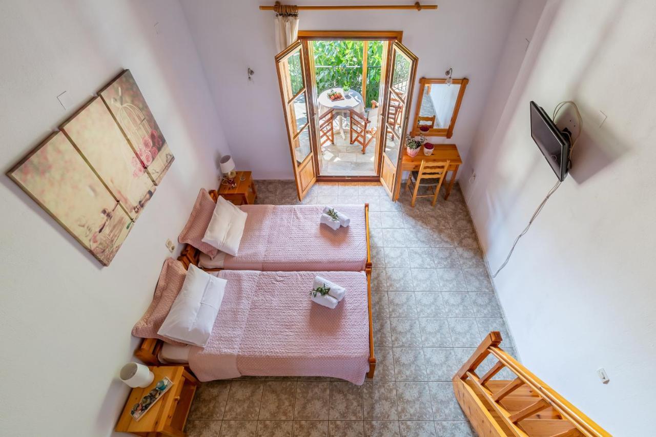 Smaragdi Rooms And Studios Skopelos Town Bagian luar foto