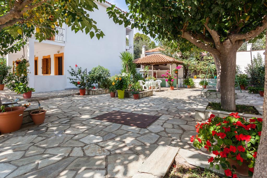 Smaragdi Rooms And Studios Skopelos Town Bagian luar foto